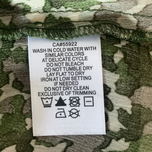 LIZ CLAIBORNE Olive Green Camouflage, sheer ruffled blouse. Large - Picture 9 of 10